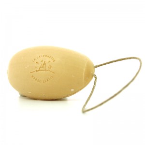 Savon Galet aux agrumes 155 g avec corde Savon Galet aux agrumes 155 g avec corde